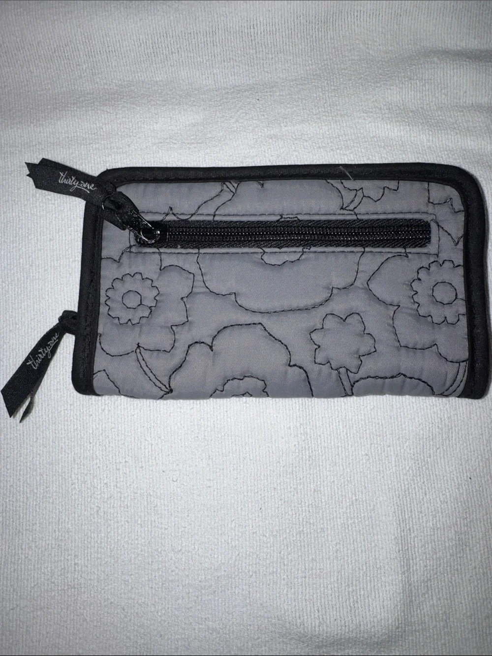 Thirty One Gray Quilted Floral Zip Wallet - Like New